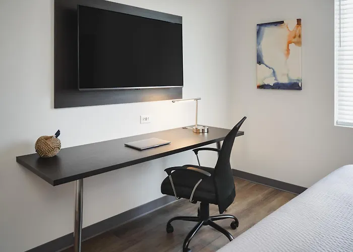 Stayapt Tallahassee-capitol 3*